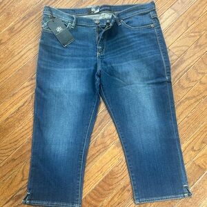 Rock & Republic capris- NEW